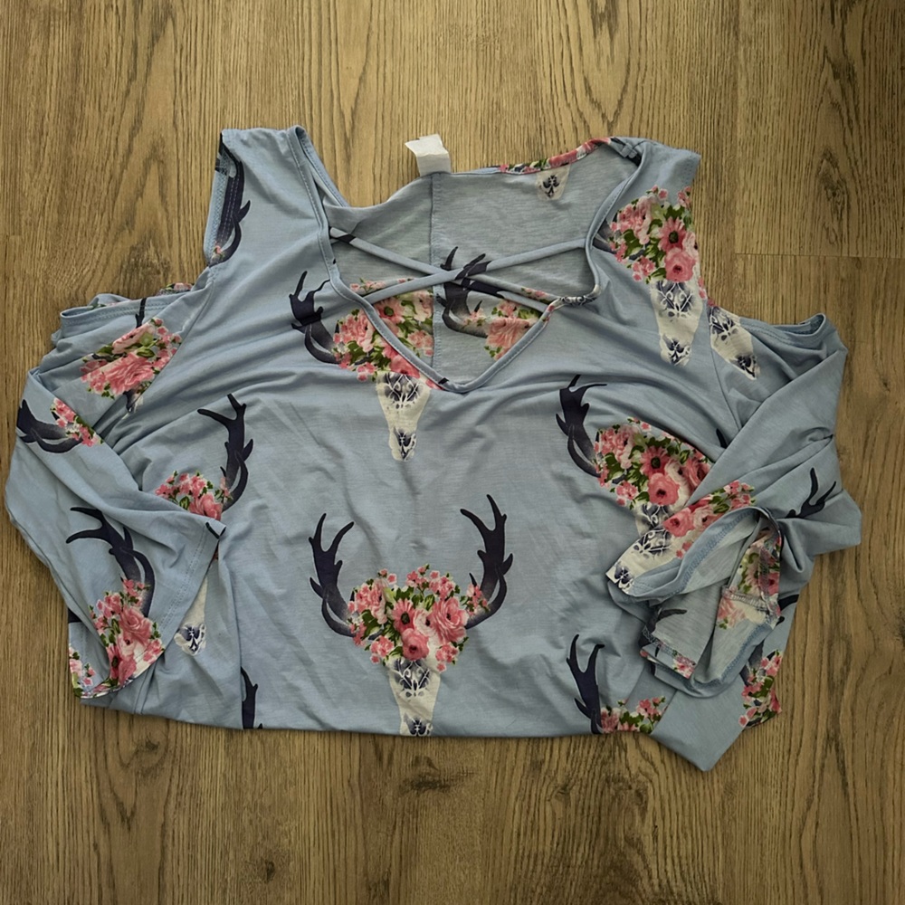 Cold shoulder top